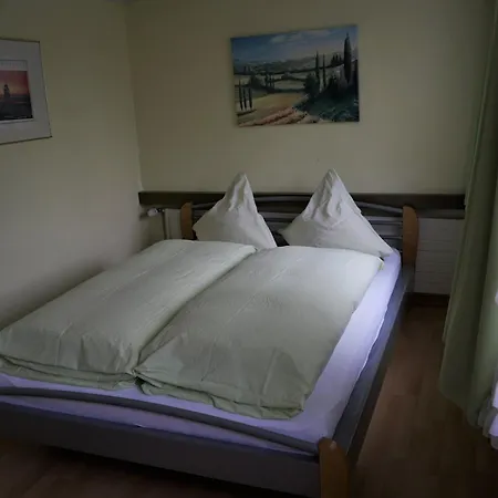 Linde Hotel *